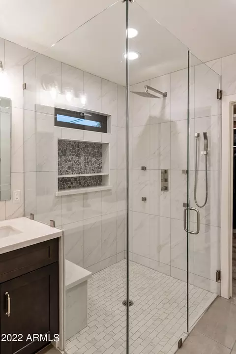 Bath - 2519 E Pierson St, Phoenix, AZ 85016 photo 2 of 6