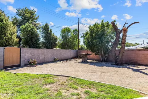 Exterior - 6531 N 16th Dr, Phoenix, AZ 85015 photo 6 of 7