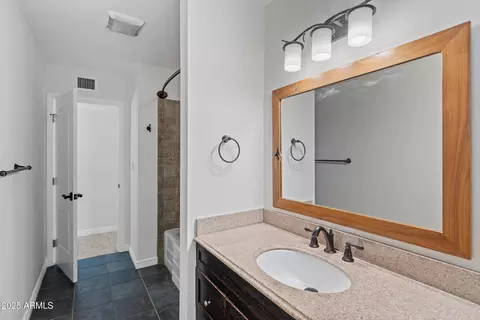 Bath - 6531 N 16th Dr, Phoenix, AZ 85015 photo 2 of 4