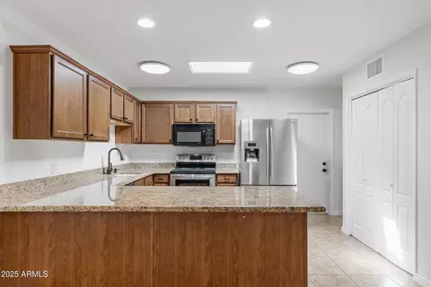 Kitchen - 6531 N 16th Dr, Phoenix, AZ 85015 photo 1 of 4