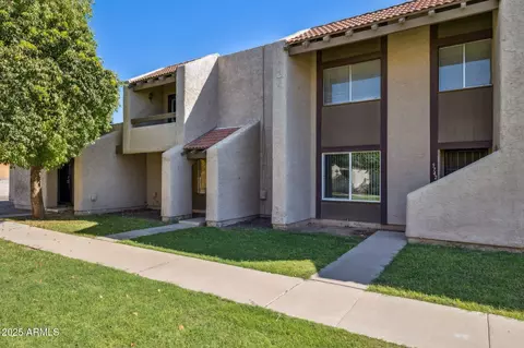 5742 N 43rd Dr, Glendale, AZ 85301