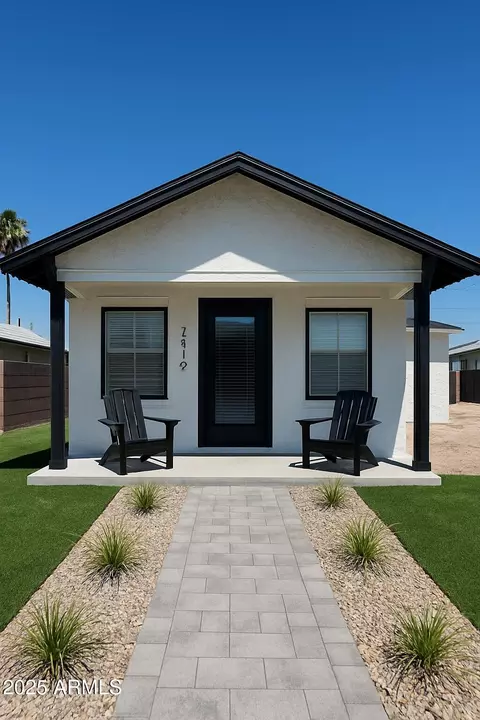 Exterior - 1518 E Pierce St, Phoenix, AZ 85006 photo 10 of 11