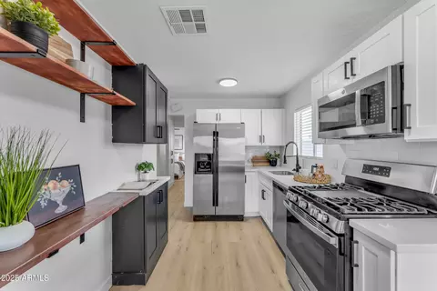 Kitchen - 1518 E Pierce St, Phoenix, AZ 85006 photo 1 of 4