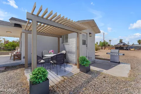 Exterior - 1518 E Pierce St, Phoenix, AZ 85006 photo 5 of 11