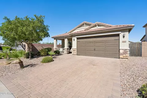 Exterior - 7665 S Stuart Ave, Gilbert, AZ 85298 photo 3 of 7