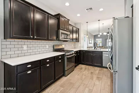Kitchen - 7665 S Stuart Ave, Gilbert, AZ 85298 photo 5 of 5