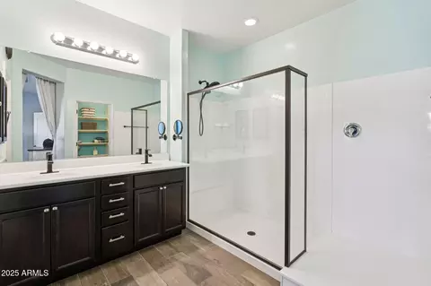 Bath - 7665 S Stuart Ave, Gilbert, AZ 85298 photo 2 of 3