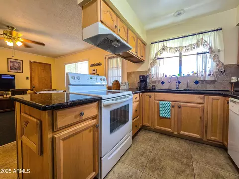 6013 W Avalon Dr, Phoenix, AZ 85033 photo 21