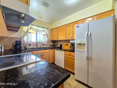 6013 W Avalon Dr, Phoenix, AZ 85033 photo 32