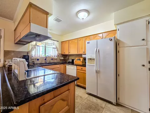 6013 W Avalon Dr, Phoenix, AZ 85033 photo 19