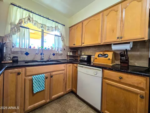 6013 W Avalon Dr, Phoenix, AZ 85033 photo 23