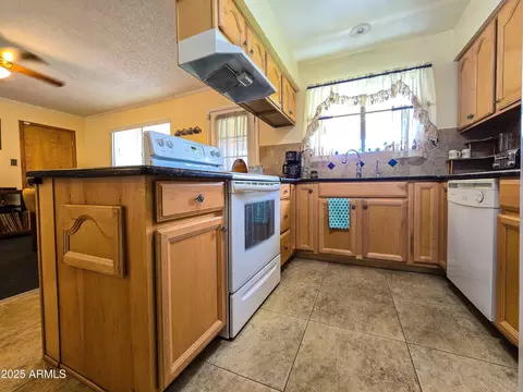 6013 W Avalon Dr, Phoenix, AZ 85033 photo 24