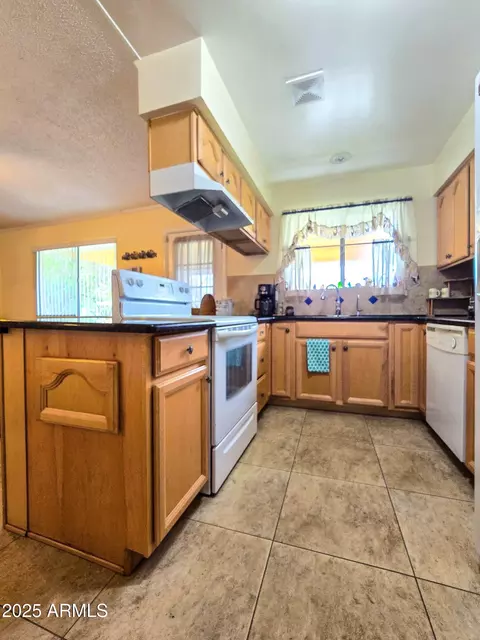 6013 W Avalon Dr, Phoenix, AZ 85033 photo 22