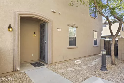 8192 W Lynwood St, Phoenix, AZ 85043