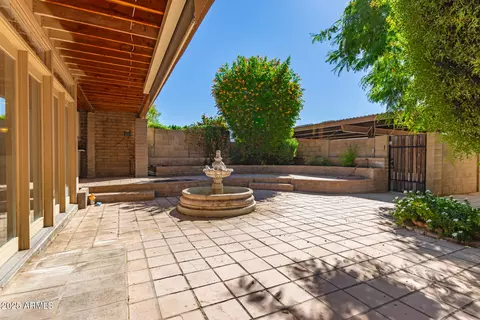 Exterior - 2145 Ellis Dr, Tempe, AZ 85282 photo 2 of 7