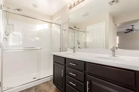 Bath - 3964 E Cat Balue Dr, Phoenix, AZ 85050 photo 1 of 2