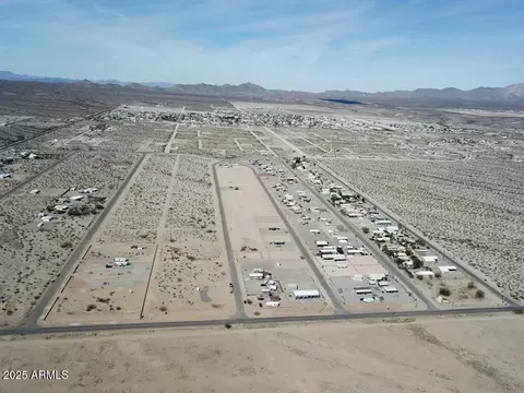 67890 Palm Dr #48, Salome, AZ 85348
