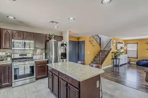 Kitchen - 3010 E Shady Spring Trl, Phoenix, AZ 85024 photo 3 of 8