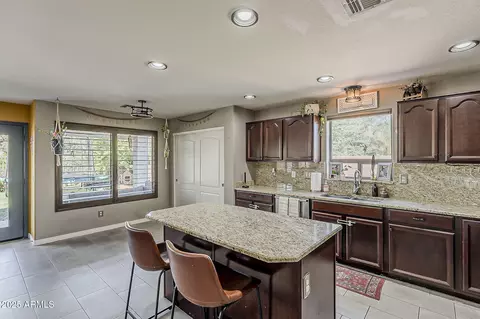 Kitchen - 3010 E Shady Spring Trl, Phoenix, AZ 85024 photo 4 of 8