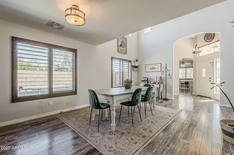 Dining - 3010 E Shady Spring Trl, Phoenix, AZ 85024 photo 2 of 3