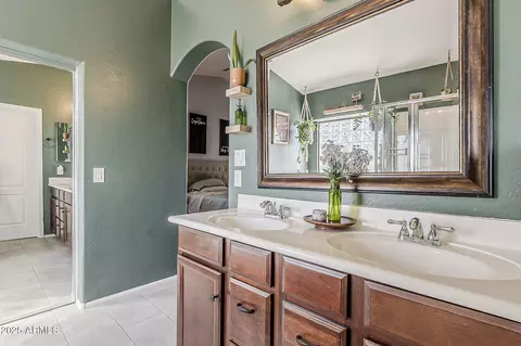 Bath - 3010 E Shady Spring Trl, Phoenix, AZ 85024 photo 3 of 4