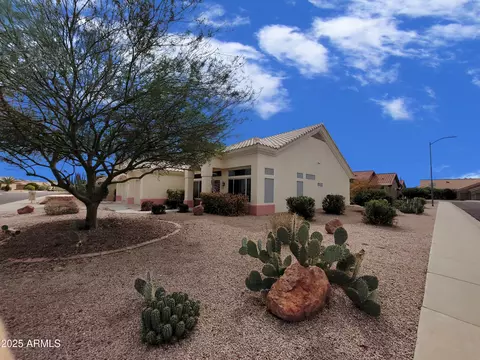 14211 W Horizon Dr, Sun City West, AZ 85375