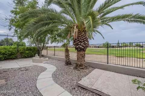 29922 N Little Leaf Dr, San Tan Valley, AZ 85143
