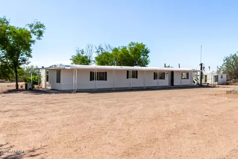 875 W Smoketree St, Apache Junction, AZ 85120