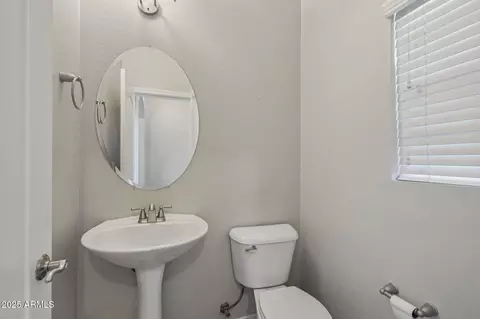 Bath - 5904 S 35th Pl, Phoenix, AZ 85040 photo 2 of 2