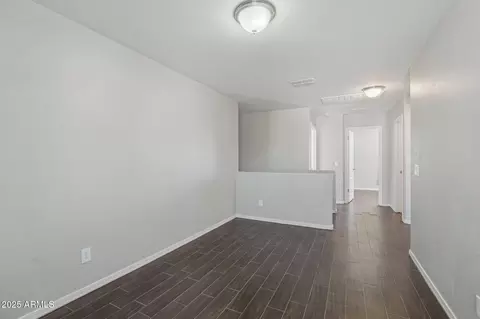Entry Way - 5904 S 35th Pl, Phoenix, AZ 85040 photo 2 of 4