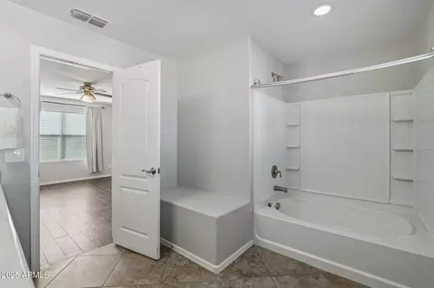 Entry Way - 5904 S 35th Pl, Phoenix, AZ 85040 photo 4 of 4