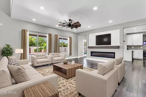 4900 S Springs Dr, Chandler, AZ 85249