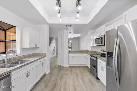 6550 N 47th Ave #113, Glendale, AZ 85301