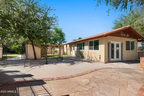 Exterior - 13640 E Williams Field Rd, Gilbert, AZ 85295 photo 4 of 6