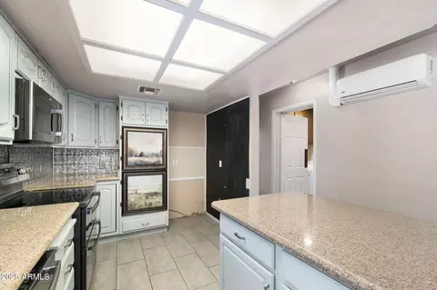 Kitchen - 13640 E Williams Field Rd, Gilbert, AZ 85295 photo 3 of 3