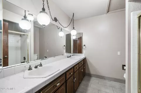 Bath - 13640 E Williams Field Rd, Gilbert, AZ 85295 photo 2 of 2