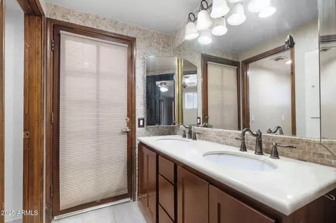 Bath - 13640 E Williams Field Rd, Gilbert, AZ 85295 photo 1 of 2
