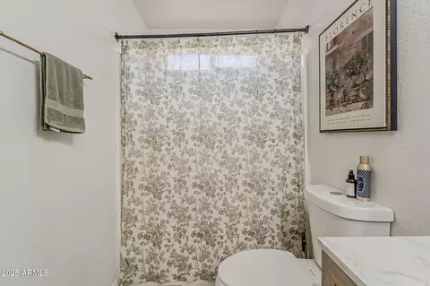 Bath - 2101 E Rosemonte Dr, Phoenix, AZ 85024 photo 5 of 5