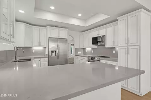 4043 E Paradise Dr, Phoenix, AZ 85028 photo 4