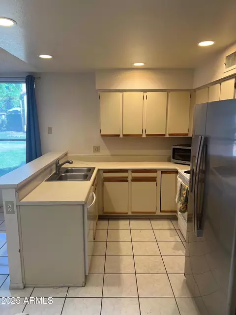 1717 E Union Hills Dr #1068, Phoenix, AZ 85024