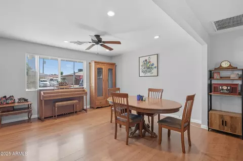 Dining - 3320 W Windrose Dr, Phoenix, AZ 85029 photo 2 of 3
