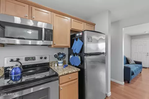 Kitchen - 3320 W Windrose Dr, Phoenix, AZ 85029 photo 4 of 4