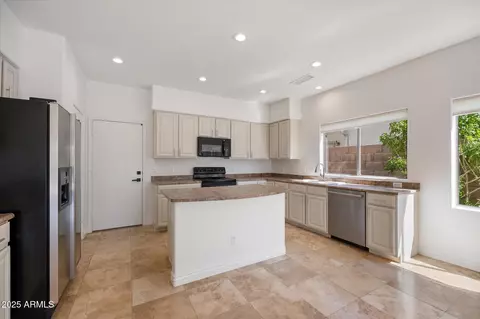 Kitchen - 10429 E Jerome Ave, Mesa, AZ 85209 photo 3 of 4