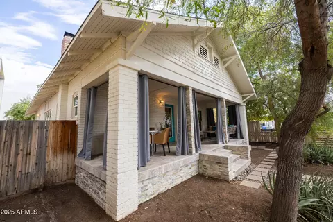 Exterior - 829 N 8th Ave, Phoenix, AZ 85007 photo 1 of 14