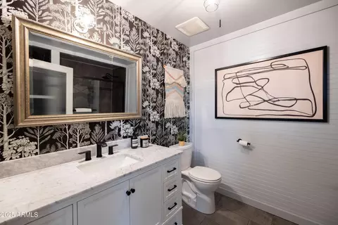 Bath - 829 N 8th Ave, Phoenix, AZ 85007 photo 5 of 7
