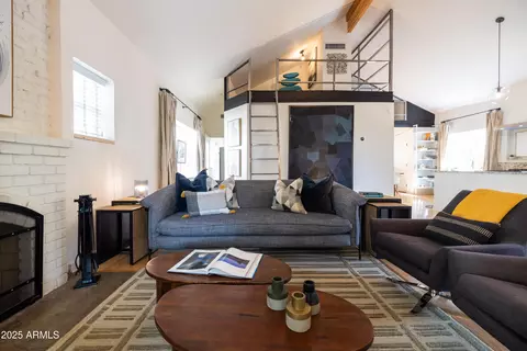 Living - 829 N 8th Ave, Phoenix, AZ 85007 photo 6 of 11