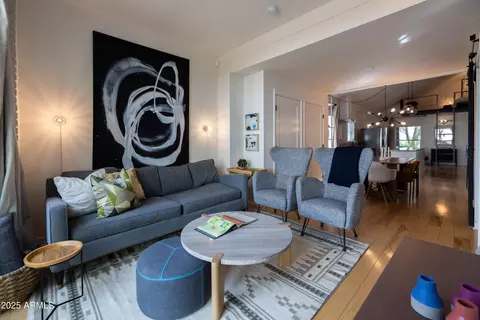 Living - 829 N 8th Ave, Phoenix, AZ 85007 photo 9 of 11