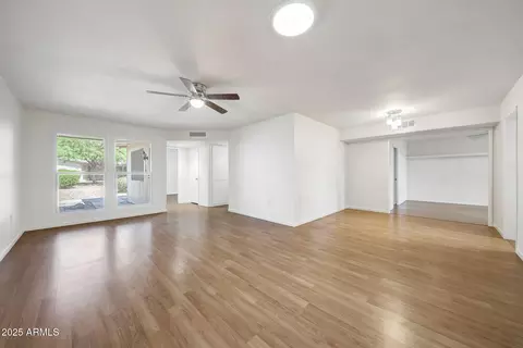 10246 W Palmeras Dr, Sun City, AZ 85373