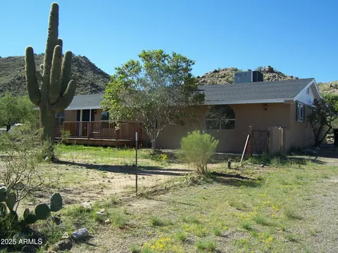 25230 S Gold Dollar Rd, Congress, AZ 85332