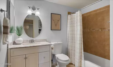 Bath - 4016 E Ludlow Dr, Phoenix, AZ 85032 photo 1 of 2